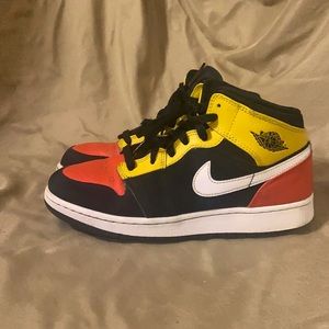Nike Air Jordan Kids 1 Mid SE GS 'Amarillo Team Orange' Youth Sneakers size 7Y